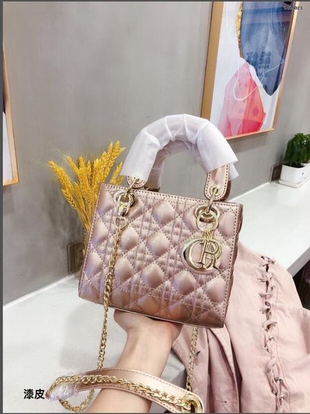 2020 new women's selling elegant wild handbags wild selling classic leather shiny chain bag messenger bag shoulder bag
2020 new women's selling elegant wild handbags wild selling classic leather shiny chain bag messenger bag shoulder bag
