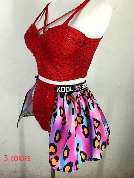 2016 new women dj fashion rhinestone theree pieces set costume female singer light stage wear dance bodysuit outfit skirt, Black;red
2016 new women dj fashion rhinestone theree pieces set costume female singer light stage wear dance bodysuit outfit skirt, Black;red