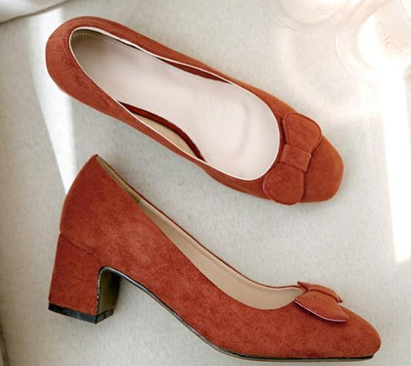 2019 suede women's shoes in spring and autumn with new style middle heel coarse heel square head bowknot, Black
2019 suede women's shoes in spring and autumn with new style middle heel coarse heel square head bowknot, Black
