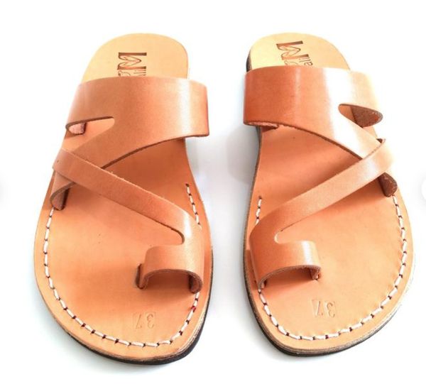 pu leather dress brogue shoes spring vintage classic male casual summer slippers men yk134 t200420, Black
pu leather dress brogue shoes spring vintage classic male casual summer slippers men yk134 t200420, Black