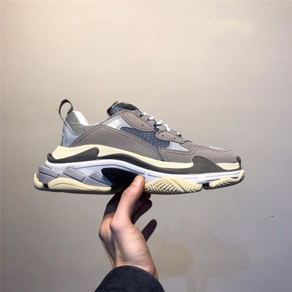 2019 new мульти low старый париж 17fw triple-s папа спорт sneaker отдых женщин людей черный тройной s платформа комбинация повседневная обув, Black
2019 new мульти low старый париж 17fw triple-s папа спорт sneaker отдых женщин людей черный тройной s платформа комбинация повседневная обув, Black