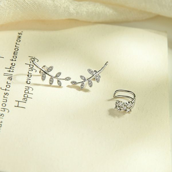 zircon branch leaves ear cuff for women gifts silver color brass clip earrings 2020 spring new fashion jewelry wholesale
zircon branch leaves ear cuff for women gifts silver color brass clip earrings 2020 spring new fashion jewelry wholesale