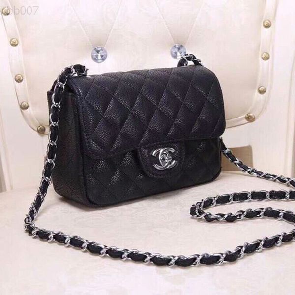2020 fashion autumn and winter bag small fragrance wind rhombus shape slanting foreign style bag leather female size 17.5x13.5x5cm
2020 fashion autumn and winter bag small fragrance wind rhombus shape slanting foreign style bag leather female size 17.5x13.5x5cm