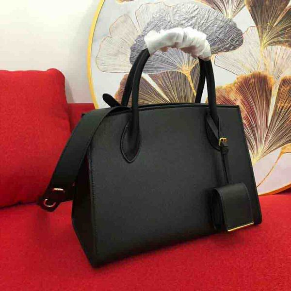 2021 new luxury handbags famous brands semicircle handbag women bags cowhide genuine leather iron ring shoulder bags 66158, Black;red
2021 new luxury handbags famous brands semicircle handbag women bags cowhide genuine leather iron ring shoulder bags 66158, Black;red