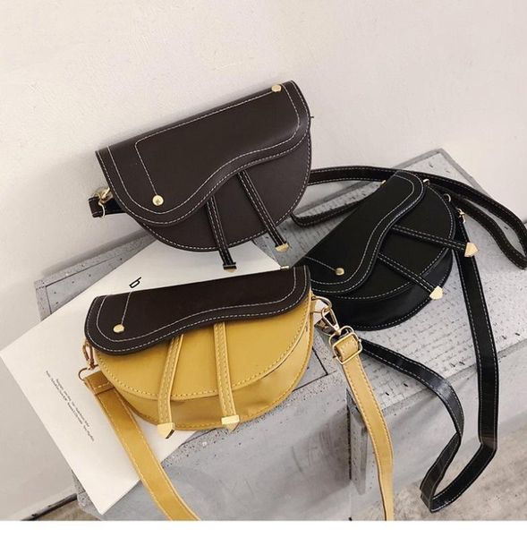 2020 new women's crossbody bag korean fashion wild simple retro small square bag ladies shoulder
2020 new women's crossbody bag korean fashion wild simple retro small square bag ladies shoulder