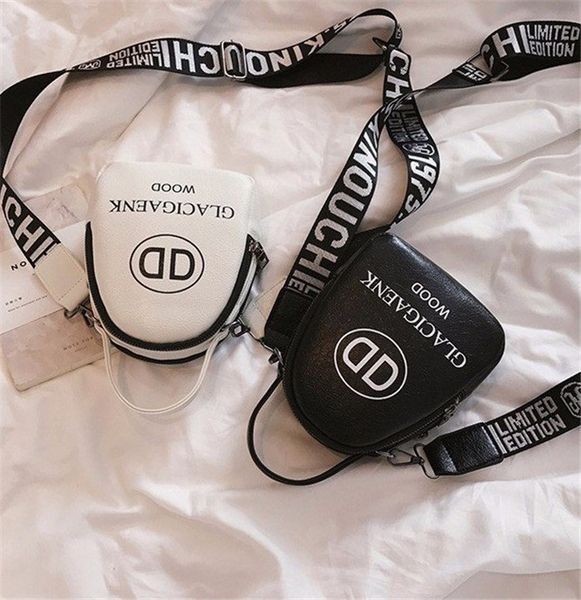 fashion brand designer handbags new personality letter wide shoulder strap wild diagonal shoulder bag handbag ing
fashion brand designer handbags new personality letter wide shoulder strap wild diagonal shoulder bag handbag ing
