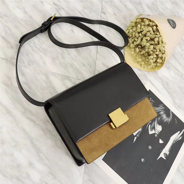 world tour female designer luxury lady slung classic fashion personality portable personality female bag shoulder bag 22*16*9cm
world tour female designer luxury lady slung classic fashion personality portable personality female bag shoulder bag 22*16*9cm