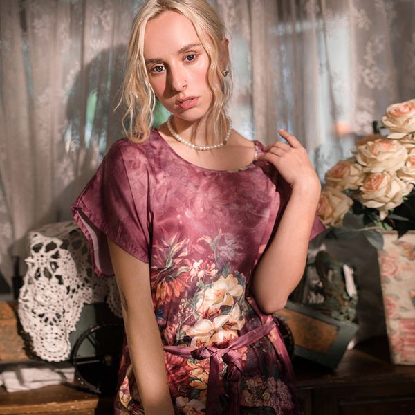 plus size women nightdress short round neck pullover sleepwear rayon print ribbons lingerie home cloths summer, Black;red
plus size women nightdress short round neck pullover sleepwear rayon print ribbons lingerie home cloths summer, Black;red