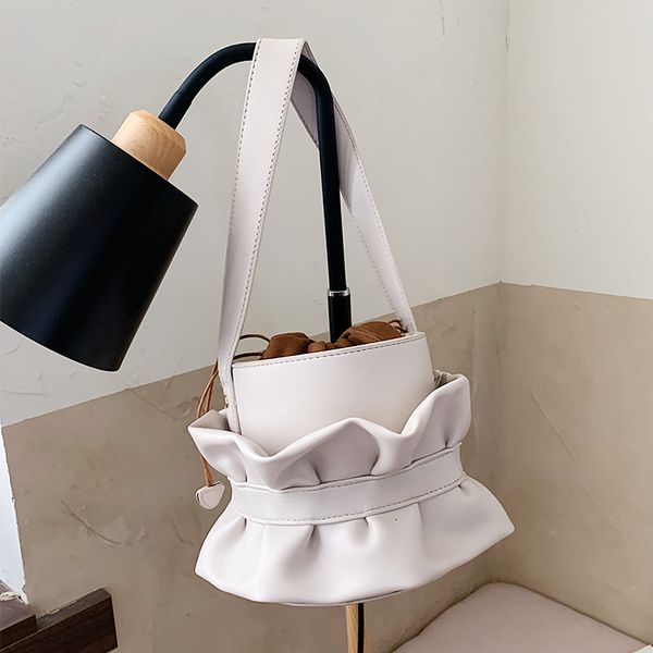 new french fashion armpit bag & elegant bucket bag handbag shoulder width 15cm height 16cm thickness 15cm
new french fashion armpit bag & elegant bucket bag handbag shoulder width 15cm height 16cm thickness 15cm