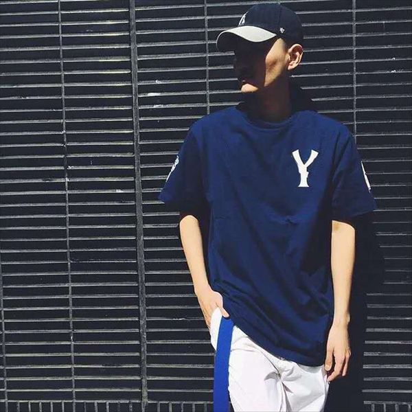 2020 men's and women's couples round collar baseball baseball cotton printed casual sports loose all-match short-sleeved t-shirt, White
2020 men's and women's couples round collar baseball baseball cotton printed casual sports loose all-match short-sleeved t-shirt, White