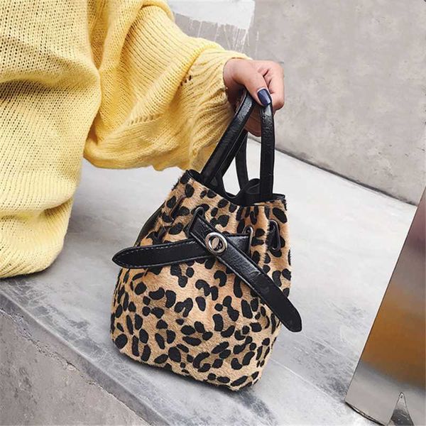 сумки высокого качества женщин сумка сумка новых сумки leopard bucket плечо сумка crossbody
сумки высокого качества женщин сумка сумка новых сумки leopard bucket плечо сумка crossbody