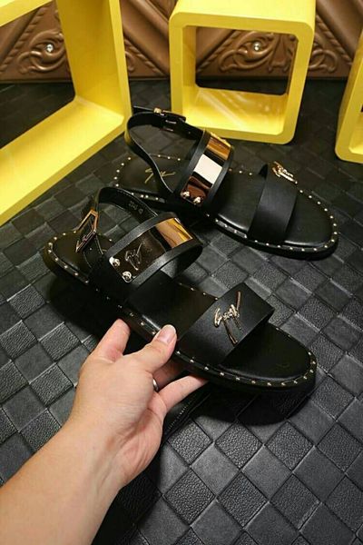 2019 european and american leather driving through the penetrating gas personality fashion new men's shoes, Black
2019 european and american leather driving through the penetrating gas personality fashion new men's shoes, Black
