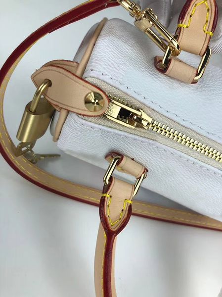 2020 shoulder shoulder wide handbag bag flap fashion retro bag saddle hand square tassel handbag zip messenger crossbody strap color qtvuu, Red;black
2020 shoulder shoulder wide handbag bag flap fashion retro bag saddle hand square tassel handbag zip messenger crossbody strap color qtvuu, Red;black