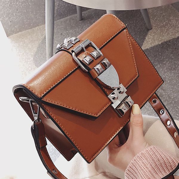2020 new super fire pouch korean version of the shoulder small square bag fashion wild messenger bag autumn and winter handbags
2020 new super fire pouch korean version of the shoulder small square bag fashion wild messenger bag autumn and winter handbags