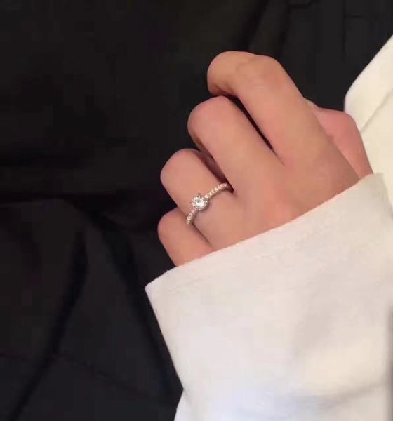delicate rings 925 sterling silver four-claw full diamond ring witness the exquisite gift of love towards marriage
delicate rings 925 sterling silver four-claw full diamond ring witness the exquisite gift of love towards marriage