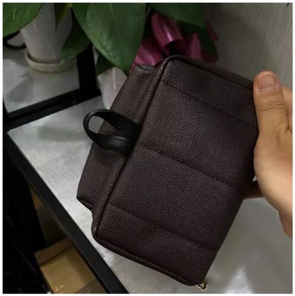 2020 backpack flower printing famous genuine leather handbags kids children backpacks school bag 41560 41561
2020 backpack flower printing famous genuine leather handbags kids children backpacks school bag 41560 41561