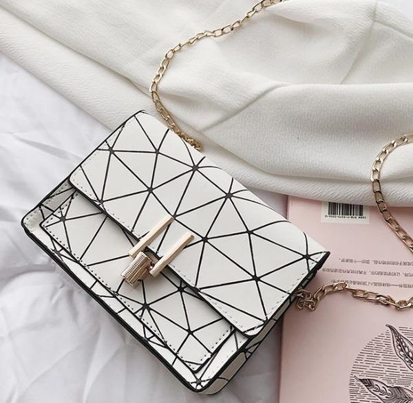 designer bag female 2020 new small square bag korean version of the tide chain bag wild shoulder messenger selling
designer bag female 2020 new small square bag korean version of the tide chain bag wild shoulder messenger selling