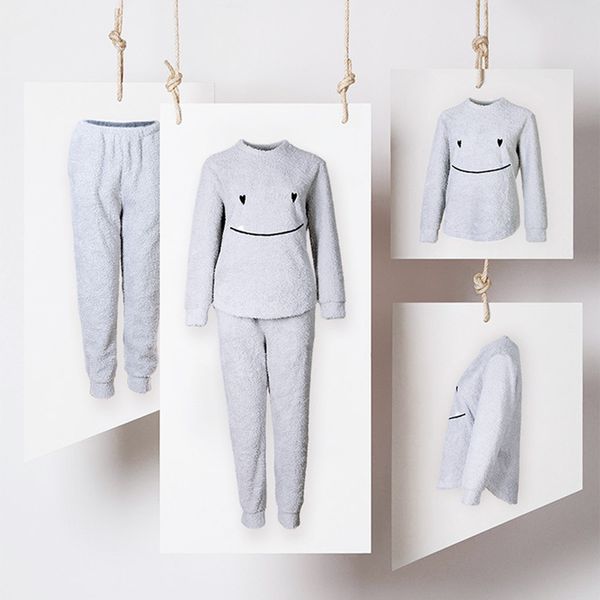 winter soft warm o neck long sleeve smile plush pajamas ladies embroidery and long pants two piece set sleepwear female, Blue;gray
winter soft warm o neck long sleeve smile plush pajamas ladies embroidery and long pants two piece set sleepwear female, Blue;gray