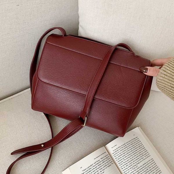 vintage fashion female big tote bag 2020 new quality leather women's designer handbag ins chic female shoulder messenger bag
vintage fashion female big tote bag 2020 new quality leather women's designer handbag ins chic female shoulder messenger bag