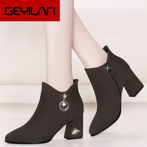 2017 autumn new kid suede women ankle boots genuine leather boots fashion design botas casual female shoes yg-a0043, Black
2017 autumn new kid suede women ankle boots genuine leather boots fashion design botas casual female shoes yg-a0043, Black