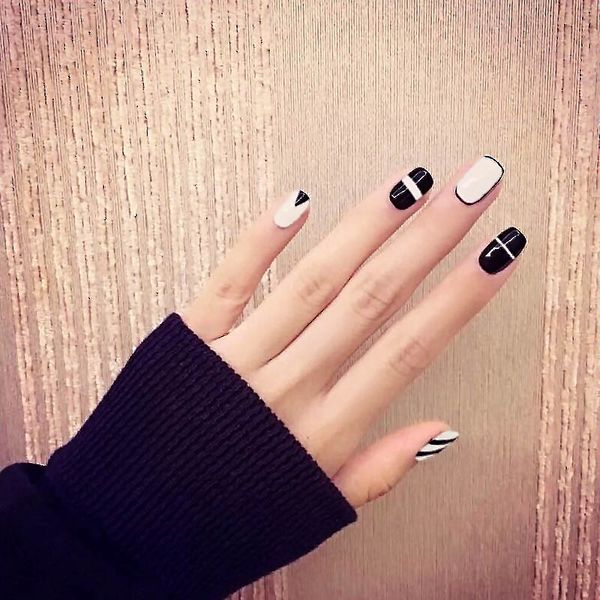 24pcs/set diy black line printing artificial fake nails square head full cover nail tips with glue white black color false nails, Red;gold
24pcs/set diy black line printing artificial fake nails square head full cover nail tips with glue white black color false nails, Red;gold