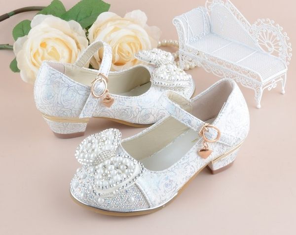 2019 new kids shoes for girl princess school shoes for party and wedding flower children leather shoes fashion high heel shoe t200604, Black;red
2019 new kids shoes for girl princess school shoes for party and wedding flower children leather shoes fashion high heel shoe t200604, Black;red