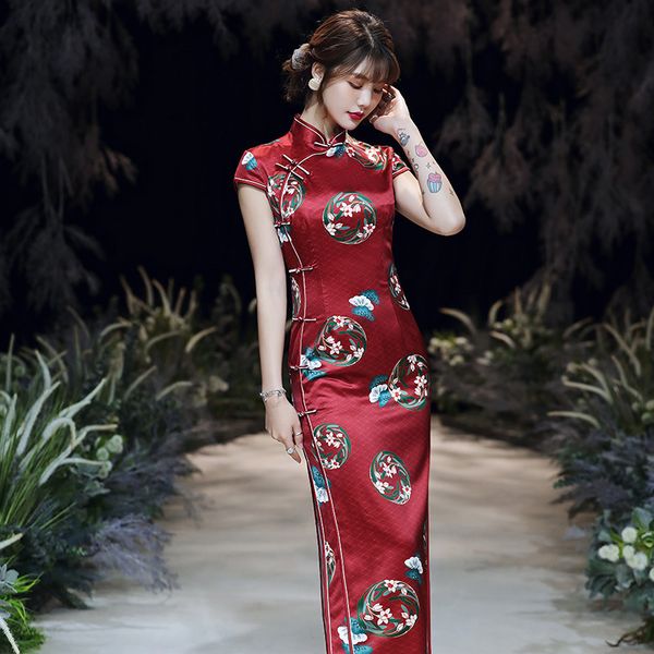 сатин qipao женщины элегантный длинные тонкий cheongsam красный мандарин воротник традиционная китайская пром платье vintage негабаритные ve, Red
сатин qipao женщины элегантный длинные тонкий cheongsam красный мандарин воротник традиционная китайская пром платье vintage негабаритные ve, Red
