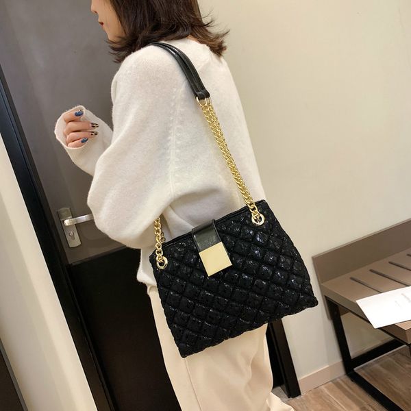 2019 new korean women's bag chain bag lace european station retro small square shoulder crossbody small bags sac a main femme
2019 new korean women's bag chain bag lace european station retro small square shoulder crossbody small bags sac a main femme
