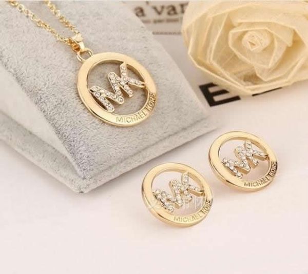 Diamond round letter earring natural cry tal whole ale fa hion mall ilver plated jewelry men and women earring 008, Golden;silver
Diamond round letter earring natural cry tal whole ale fa hion mall ilver plated jewelry men and women earring 008, Golden;silver