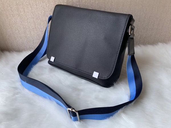 2019 new fashion explosion shoulder bag trend single shoulder stitching portable messenger bag 0631
2019 new fashion explosion shoulder bag trend single shoulder stitching portable messenger bag 0631