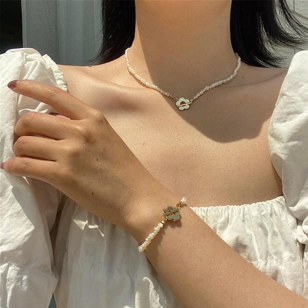 natural pearl double layer metal choker flower ot buckle punk clavicle chain gold beads necklace bracelets women jewelry, Golden;silver
natural pearl double layer metal choker flower ot buckle punk clavicle chain gold beads necklace bracelets women jewelry, Golden;silver
