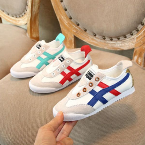 2020 children designer casual shoes boys girls fashion sport running wear 2020 luxury sneakers breathable slip-on shoes, Black;red
2020 children designer casual shoes boys girls fashion sport running wear 2020 luxury sneakers breathable slip-on shoes, Black;red