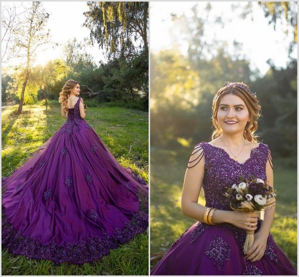 2020 modest v neck sleeveless lace up backless a line evening dresses lace applique sequins formal dresses sweep train party gown, Black;red
2020 modest v neck sleeveless lace up backless a line evening dresses lace applique sequins formal dresses sweep train party gown, Black;red