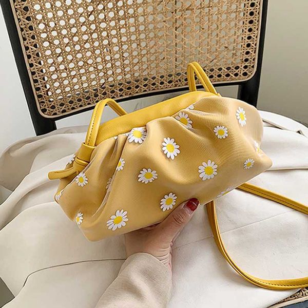 fashion daisy embroidery crossbody bags for women pleated cloud shoulder bags 2020 new female daisy fold dumpling handbags purse
fashion daisy embroidery crossbody bags for women pleated cloud shoulder bags 2020 new female daisy fold dumpling handbags purse