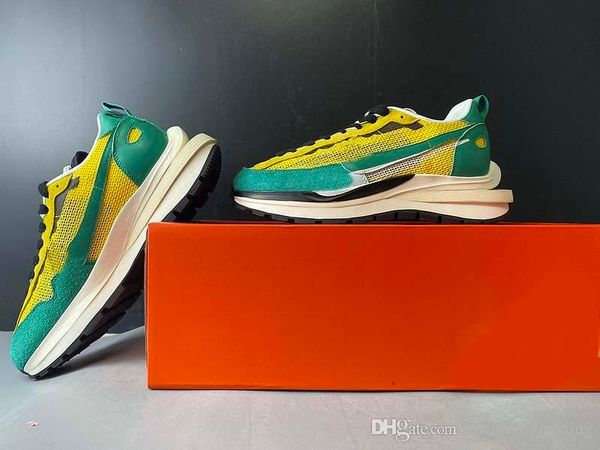 authentic sacai pegasus vaporfly sp men running shoes string black villain red neptune green man sneakers with original box
authentic sacai pegasus vaporfly sp men running shoes string black villain red neptune green man sneakers with original box
