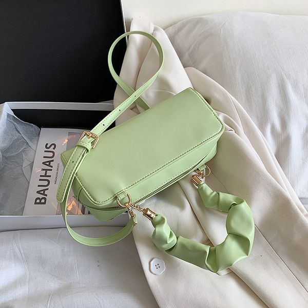 2020 new shoulder bag women's casual fashion korean version of the fold bag portable hand carry messenger
2020 new shoulder bag women's casual fashion korean version of the fold bag portable hand carry messenger