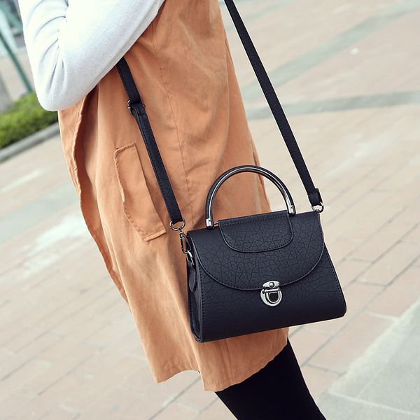 new women handbags ladies simple flap retro shoulder bag fashion chain woman messenger bag pu leather solid hasp bags
new women handbags ladies simple flap retro shoulder bag fashion chain woman messenger bag pu leather solid hasp bags