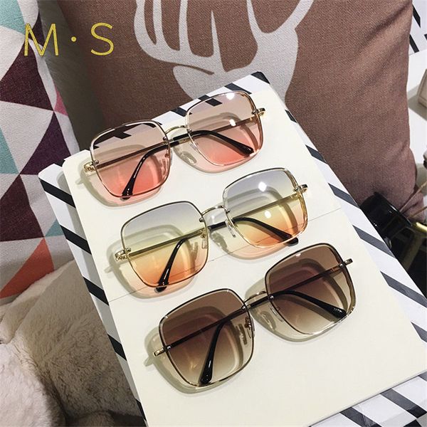 ms 2019 new brand designer sunglasses women's oversized female sun glasses for women uv400, White;black
ms 2019 new brand designer sunglasses women's oversized female sun glasses for women uv400, White;black