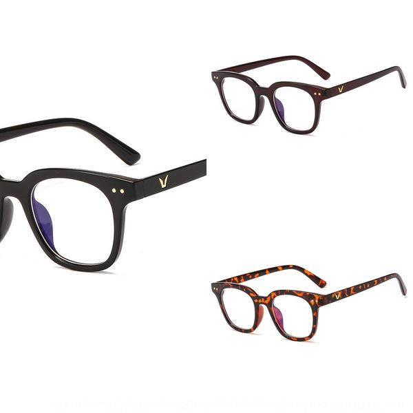gm anti blue light plain sydney glasses glasses v blue film men's and women's frame rivet square frame metal teeth, Silver
gm anti blue light plain sydney glasses glasses v blue film men's and women's frame rivet square frame metal teeth, Silver