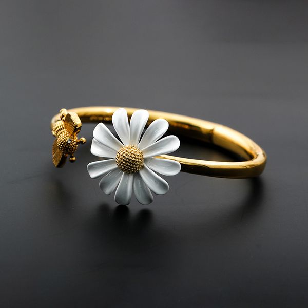 fflacell 2020 new asymmetric white enamel daisy flower vintage elegant simple opening bracelet for women jewelry party gifts, Black
fflacell 2020 new asymmetric white enamel daisy flower vintage elegant simple opening bracelet for women jewelry party gifts, Black