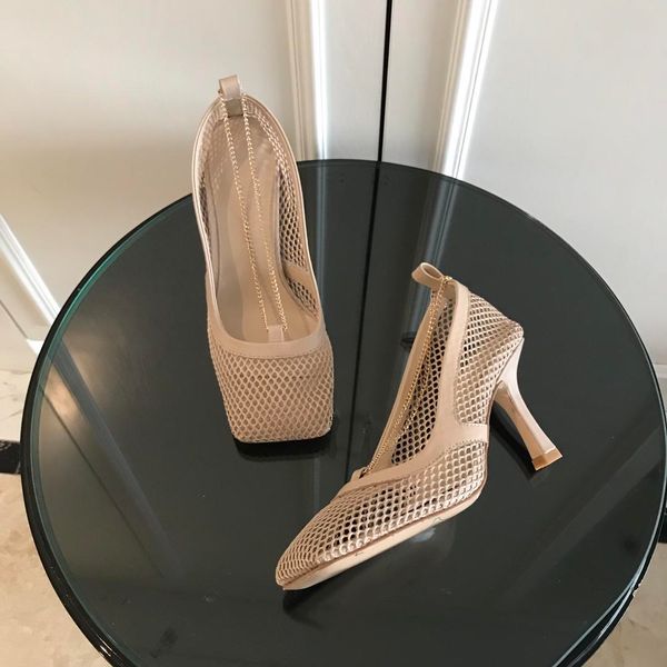 with original box designer luxury shoes so kate styles high heels shoes genuine leather rubber size black and nude color 35-40
with original box designer luxury shoes so kate styles high heels shoes genuine leather rubber size black and nude color 35-40