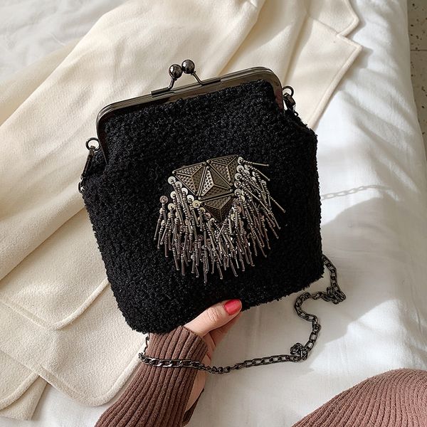 fashion rivets tassel design women flap bag leather handbags chain shoulder crossbody bags for women clutch purse sac
fashion rivets tassel design women flap bag leather handbags chain shoulder crossbody bags for women clutch purse sac