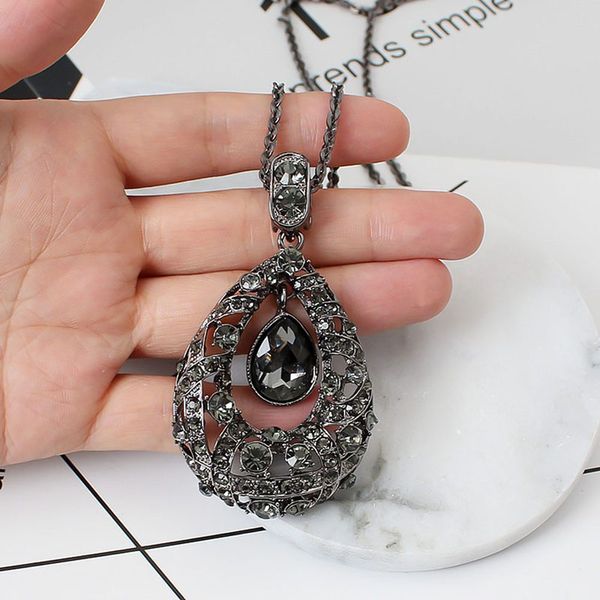 2019 large water drops crystal temperament korean wild accessories decorative sweater chain pendant long necklace accessories, Silver
2019 large water drops crystal temperament korean wild accessories decorative sweater chain pendant long necklace accessories, Silver