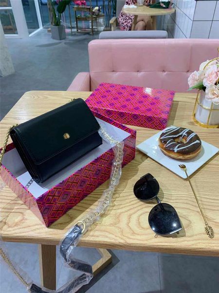 2019 brand fashion designer woman bags fashion versatile shoulder bag simple elegant inclined shoulder bag travel bag
2019 brand fashion designer woman bags fashion versatile shoulder bag simple elegant inclined shoulder bag travel bag