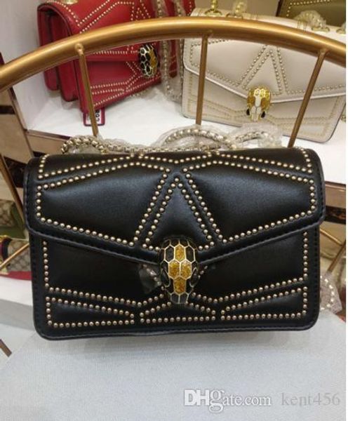 summer 2019 new fashion single shoulder bags, fashion external, practical internal.simple and fashionable tailoring design
summer 2019 new fashion single shoulder bags, fashion external, practical internal.simple and fashionable tailoring design