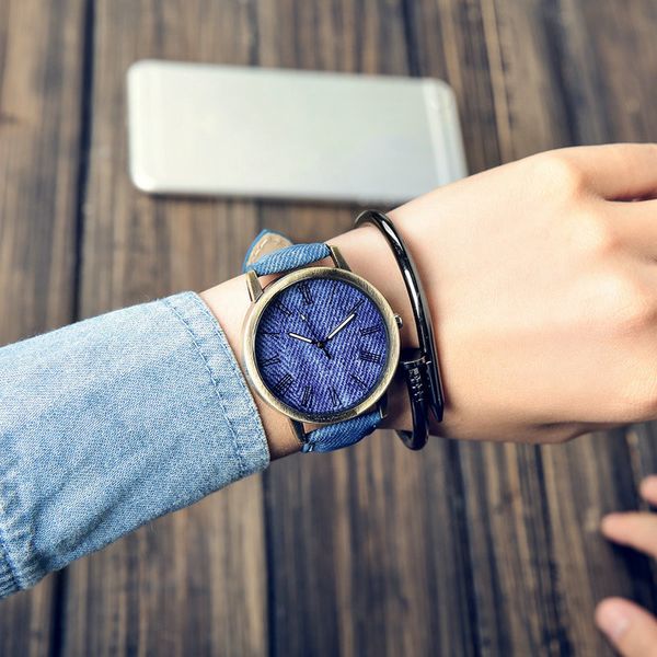 meibo relojes женщины кварцевые часы джинсовой дизайн кожаный ремешок мужчины повседневная наручные relogio мужчина для женские часы женский, Slivery;brown
meibo relojes женщины кварцевые часы джинсовой дизайн кожаный ремешок мужчины повседневная наручные relogio мужчина для женские часы женский, Slivery;brown