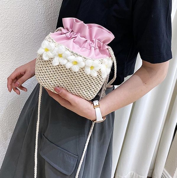 women's contrast color drawstring bucke bag straw shoulder bag flowers fashion shoulder crossbody borsa a tracolla 2020
women's contrast color drawstring bucke bag straw shoulder bag flowers fashion shoulder crossbody borsa a tracolla 2020