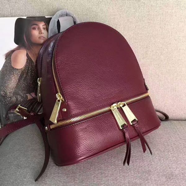 international big-name explosion luxury luxury female designer luxury fashion ladies nailless backpack personality travel student backpack
international big-name explosion luxury luxury female designer luxury fashion ladies nailless backpack personality travel student backpack