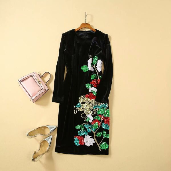 autumn 2019 new european and american women's wear long-sleeved round collar heavy sequins fashionable velvet dresses, Black;gray
autumn 2019 new european and american women's wear long-sleeved round collar heavy sequins fashionable velvet dresses, Black;gray