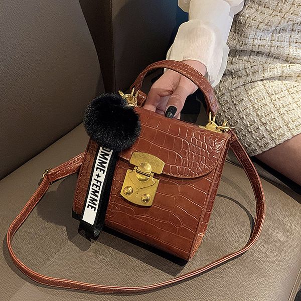 западный стиль маленькая сумка женская новый стиль текстурированная сумка-мессенджер мода сумка небольшой квадрат
западный стиль маленькая сумка женская новый стиль текстурированная сумка-мессенджер мода сумка небольшой квадрат